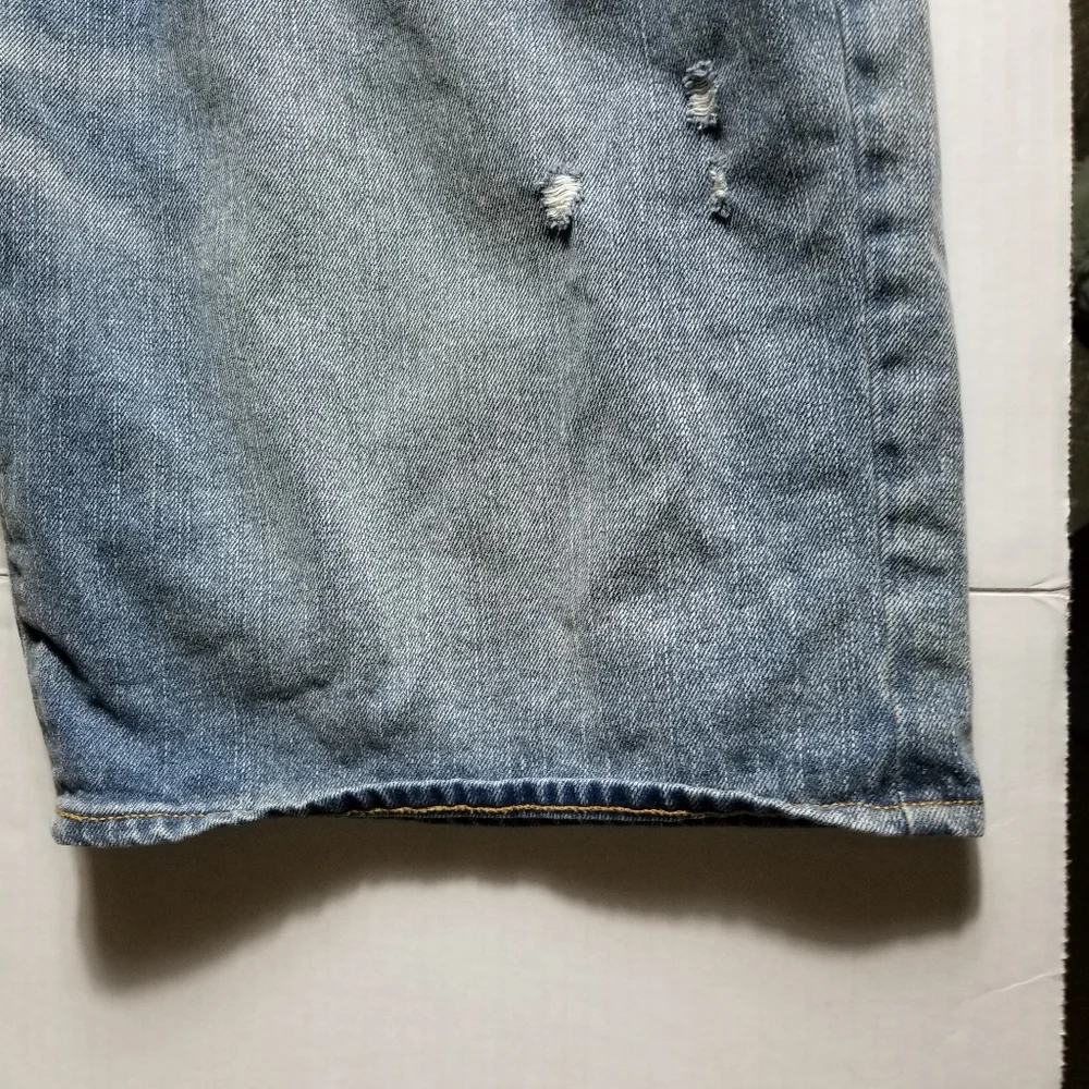 URBAN MEN'S DISTRESSED JEAN SHORTS SIZE 40